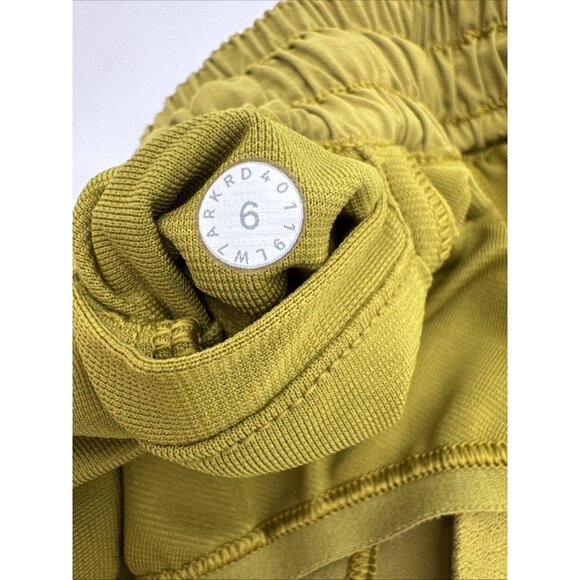 LULULEMON W7AGUR Meadow 4 Way Stretch Lightweight Hotty Hot Shorts 6 RUN - Picture 6 of 8